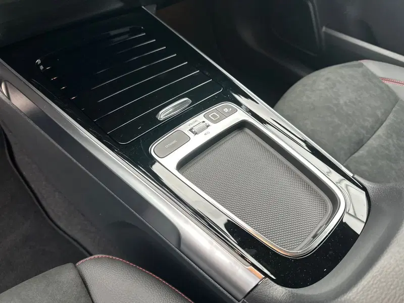 Mercedes-Benz GLB nuova a Pescara (17)