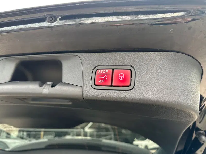 Mercedes-Benz GLB nuova a Pescara (18)