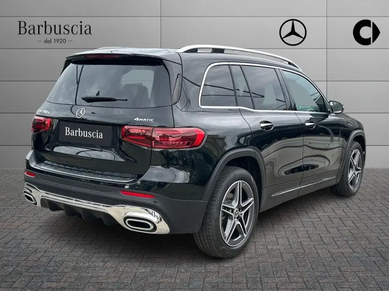 Mercedes-Benz GLB nuova a Pescara (3)