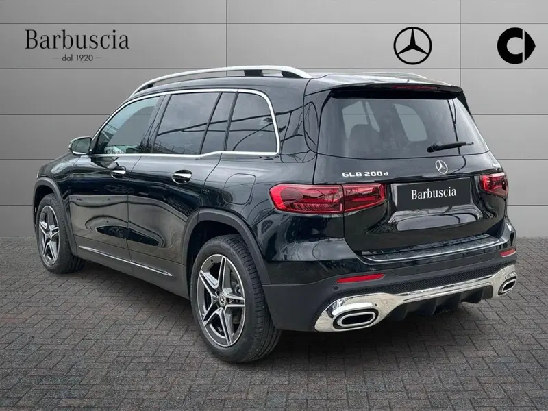 Mercedes-Benz GLB nuova a Pescara (4)