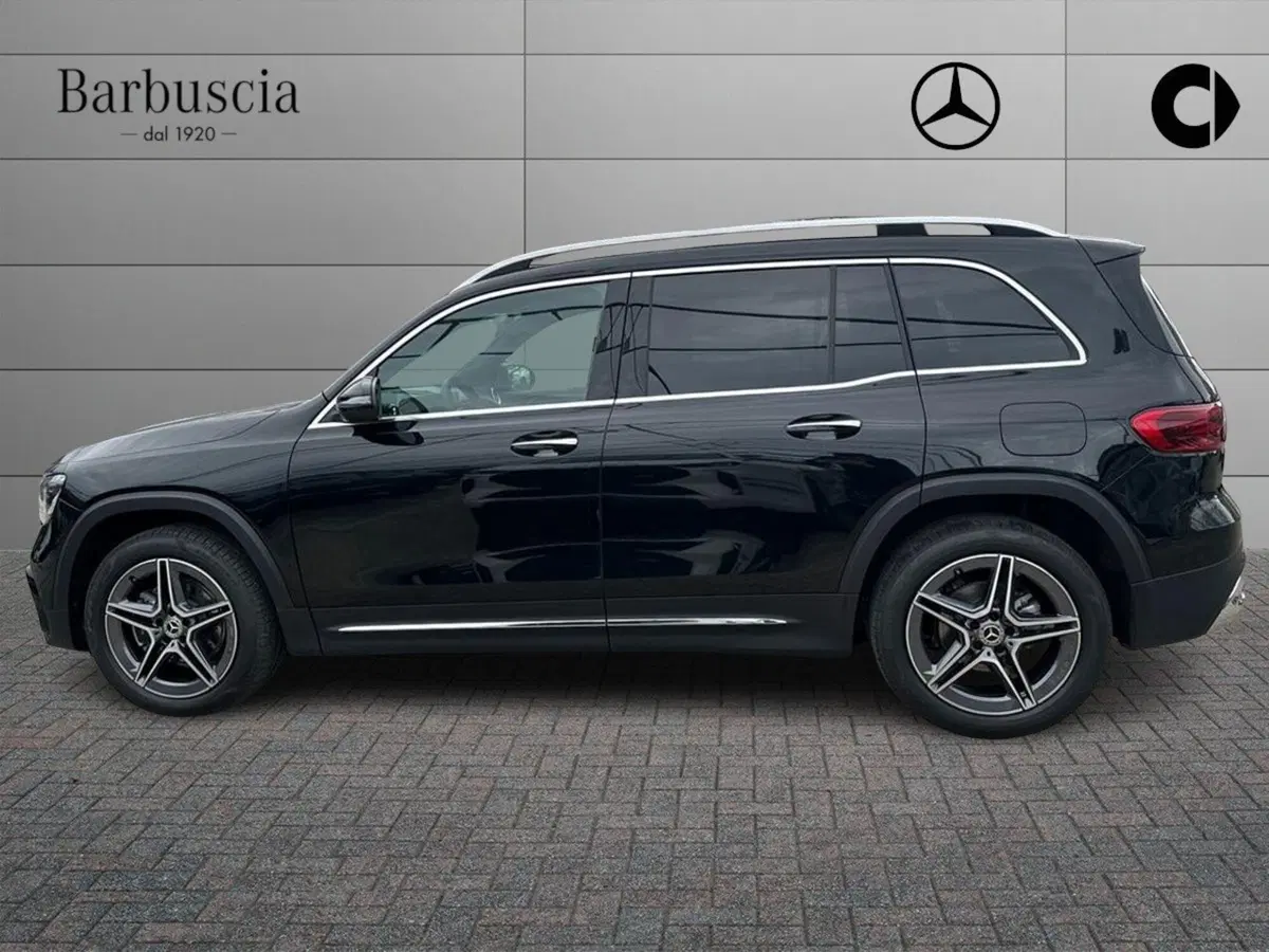 Mercedes-Benz GLB nuova a Pescara (5)