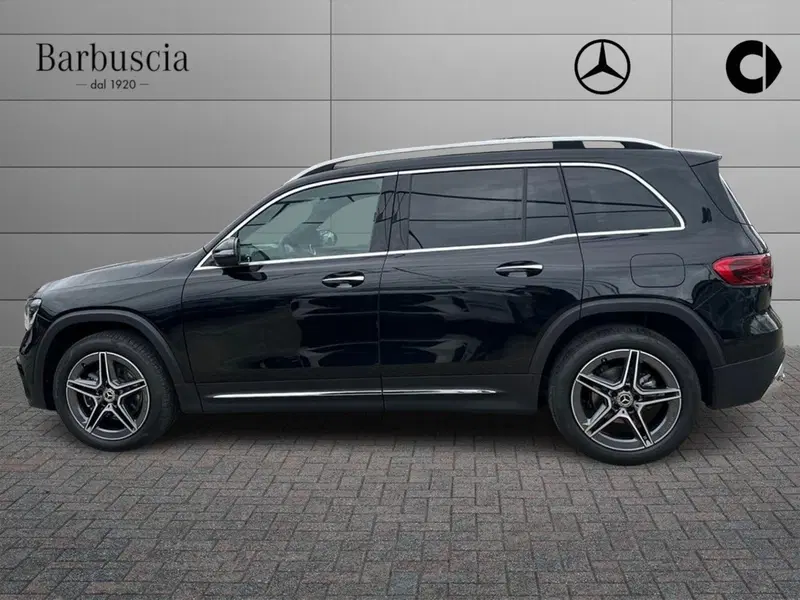 Mercedes-Benz GLB nuova a Pescara (5)