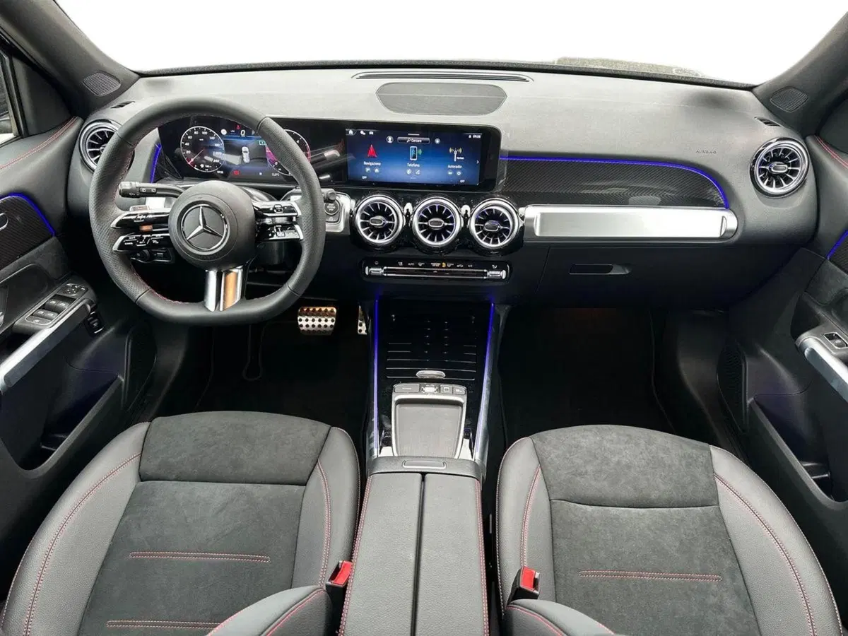Mercedes-Benz GLB nuova a Pescara (7)