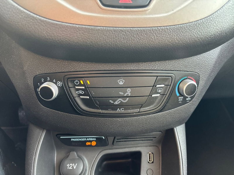 Ford Tourneo Courier usata a Pescara (14)