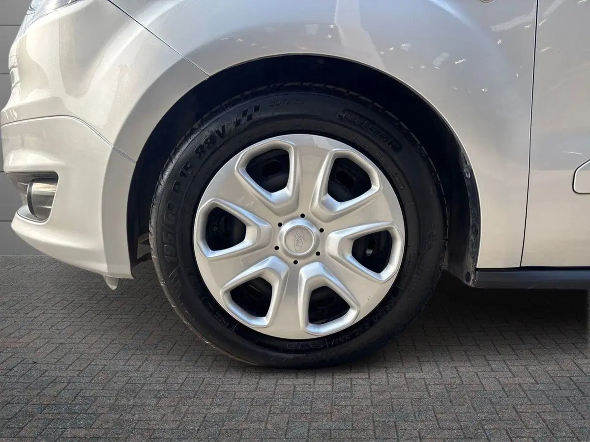 Ford Tourneo Courier usata a Pescara (6)
