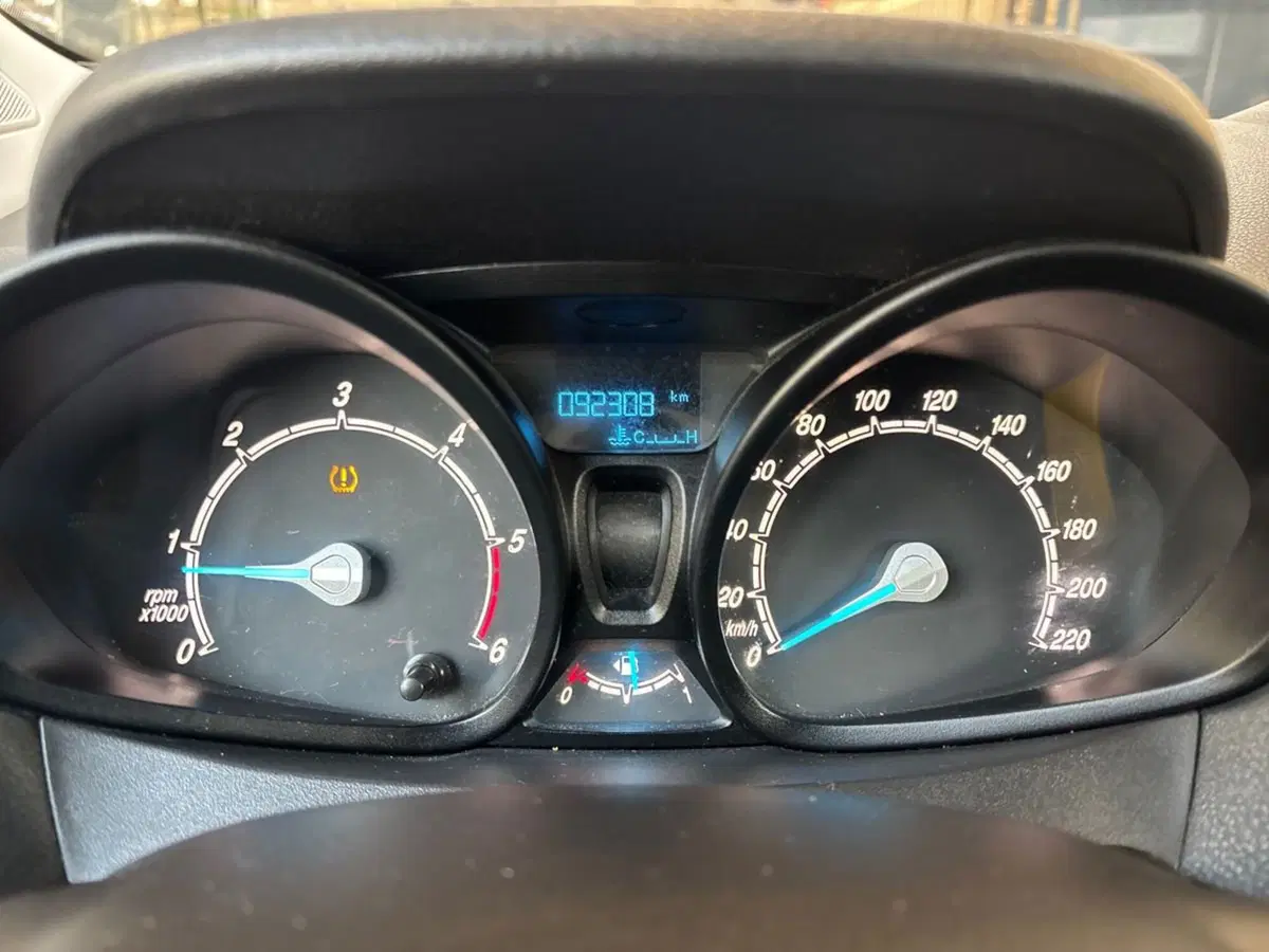 Ford Tourneo Courier usata a Pescara (9)