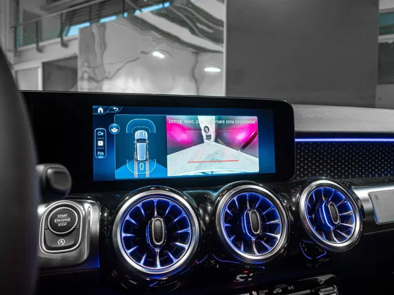 Mercedes-Benz GLB nuova a Rimini (16)
