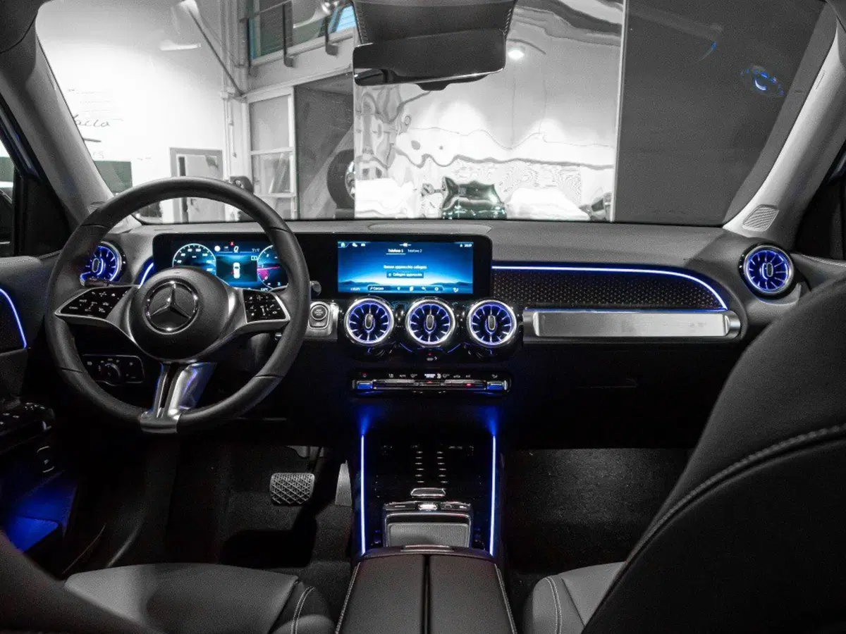 Mercedes-Benz GLB nuova a Rimini (17)