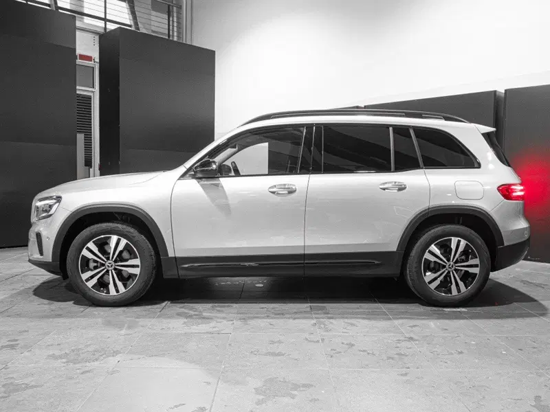 Mercedes-Benz GLB nuova a Rimini (2)