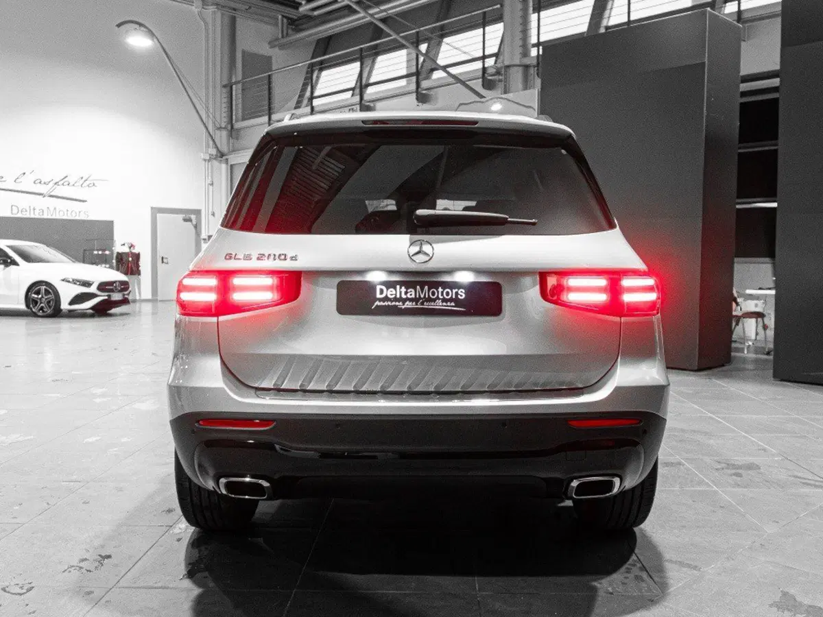 Mercedes-Benz GLB nuova a Rimini (3)