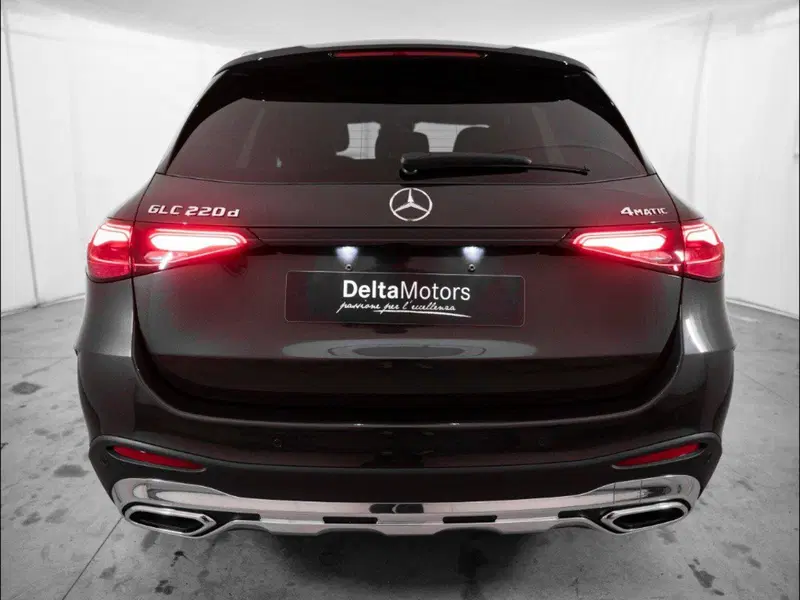 Mercedes-Benz GLC SUV nuova a Rimini (3)