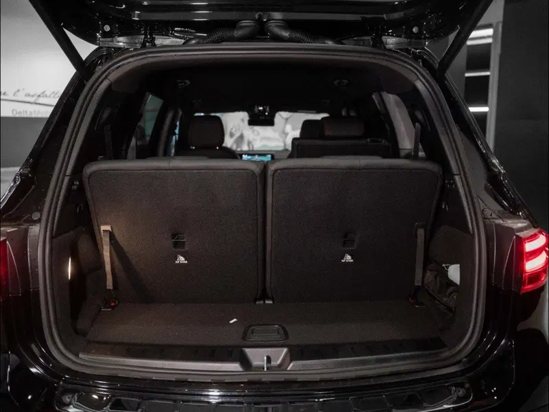Mercedes-Benz GLB nuova a Ancona (10)
