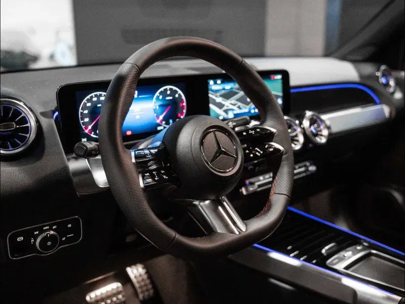 Mercedes-Benz GLB nuova a Ancona (14)