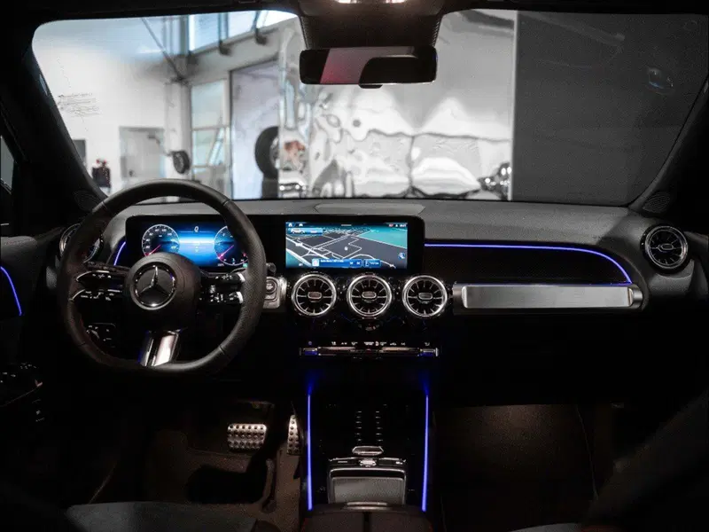 Mercedes-Benz GLB nuova a Ancona (15)
