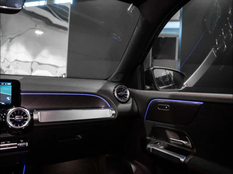 Mercedes-Benz GLB nuova a Ancona (17)
