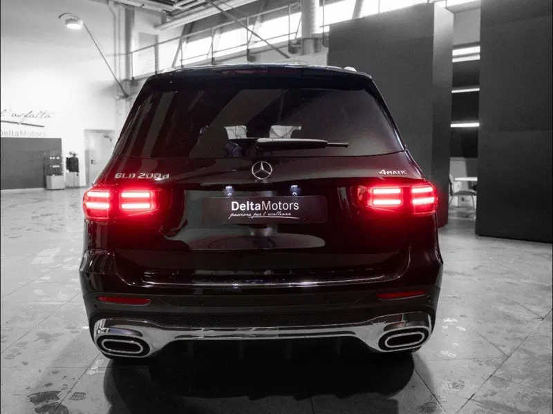 Mercedes-Benz GLB nuova a Ancona (3)