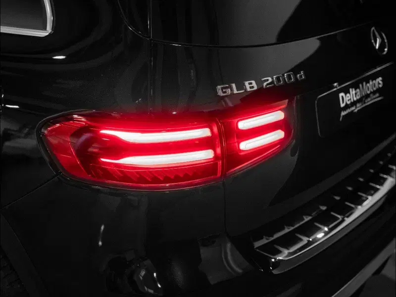 Mercedes-Benz GLB nuova a Ancona (8)