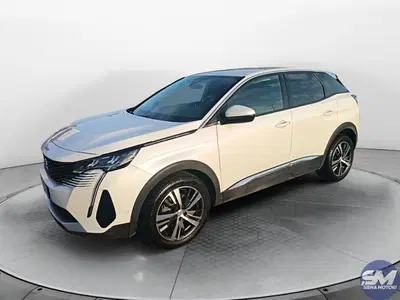 Peugeot 3008 BlueHDi 130 S&amp;S EAT8 Allure Pack del 2021 usata a Siena