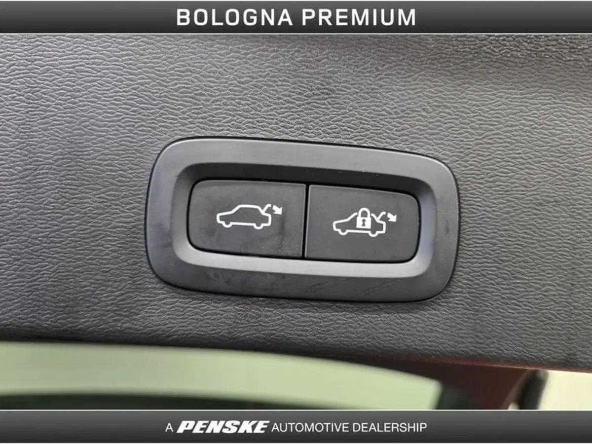 Volvo XC40 usata a Bologna (11)