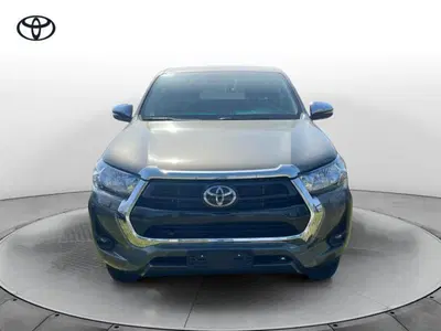 Toyota Hilux 2.8 d-4d 48V double cab Lounge auto nuova a Perugia