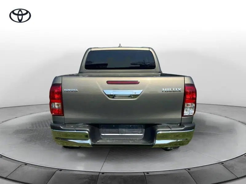 Toyota Hilux nuova a Perugia (3)