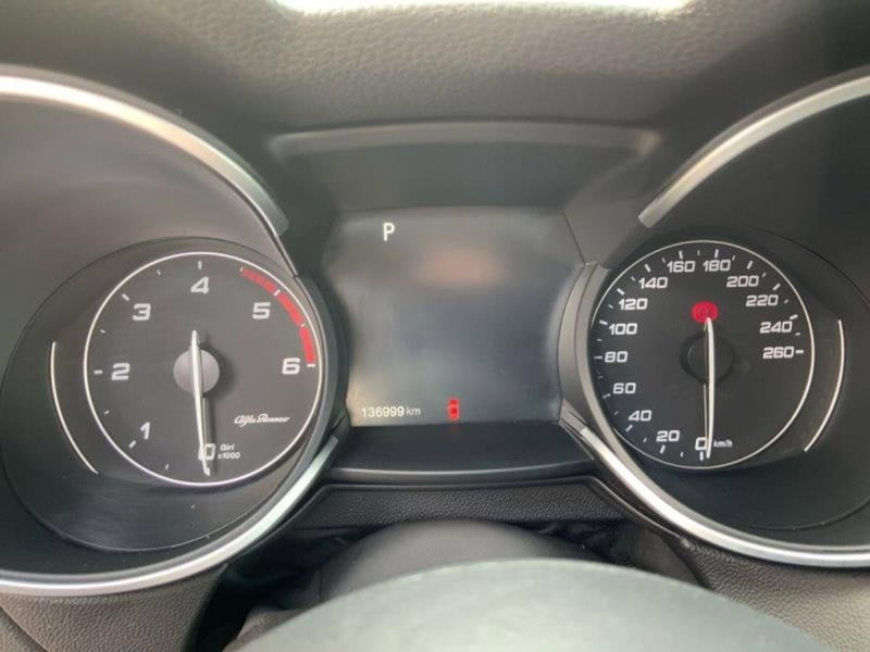 Alfa Romeo Stelvio usata a Perugia (7)