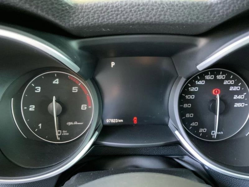 Alfa Romeo Stelvio usata a Perugia (10)