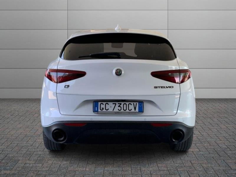 Alfa Romeo Stelvio usata a Perugia (13)