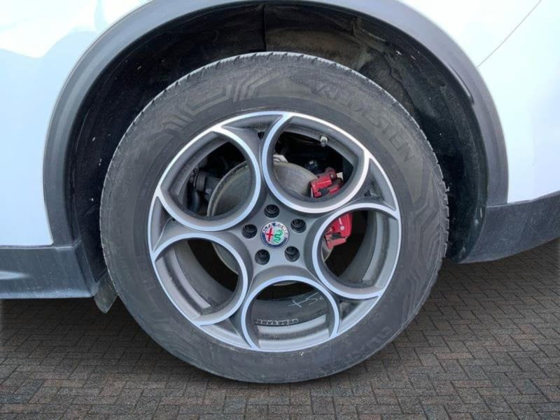 Alfa Romeo Stelvio usata a Perugia (15)