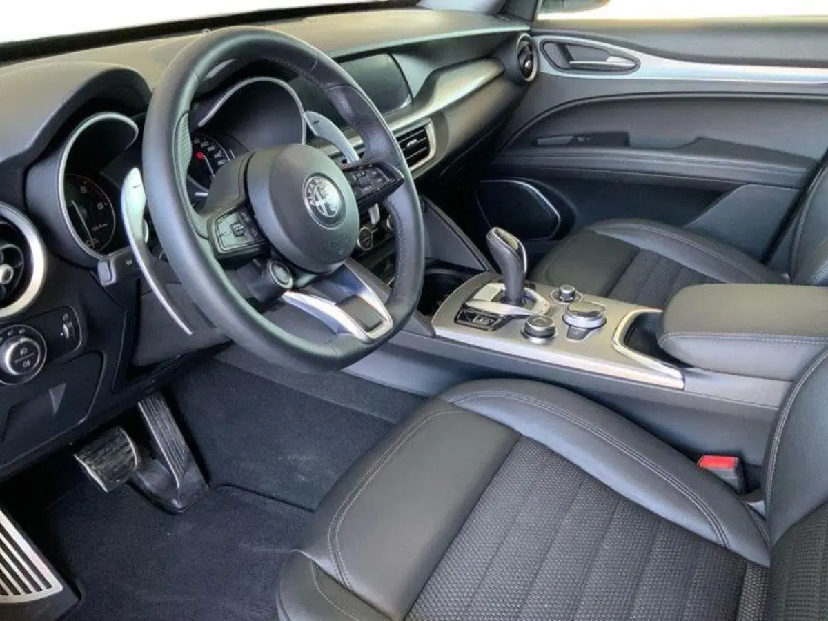 Alfa Romeo Stelvio usata a Perugia (8)