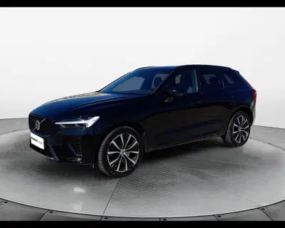Volvo XC60 B4 (d) AWD automatico Ultimate Dark del 2023 usata a Cesena