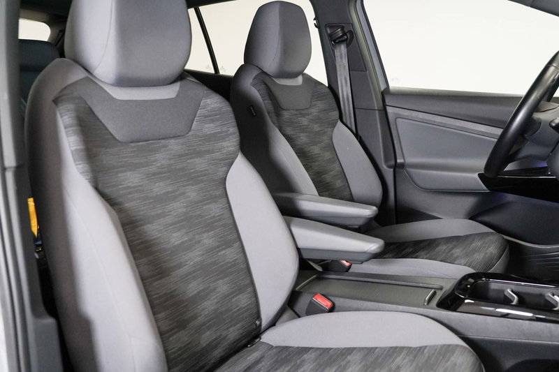 Volkswagen ID.4 usata a Varese (13)