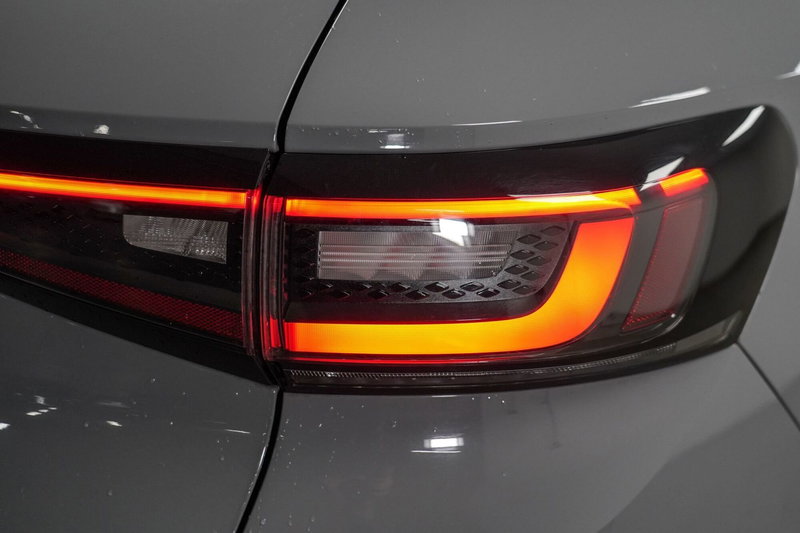 Volkswagen ID.4 usata a Varese (9)