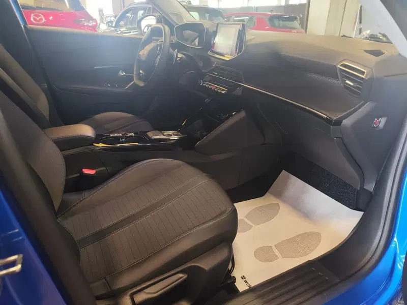 Peugeot 2008 usata a Milano (18)