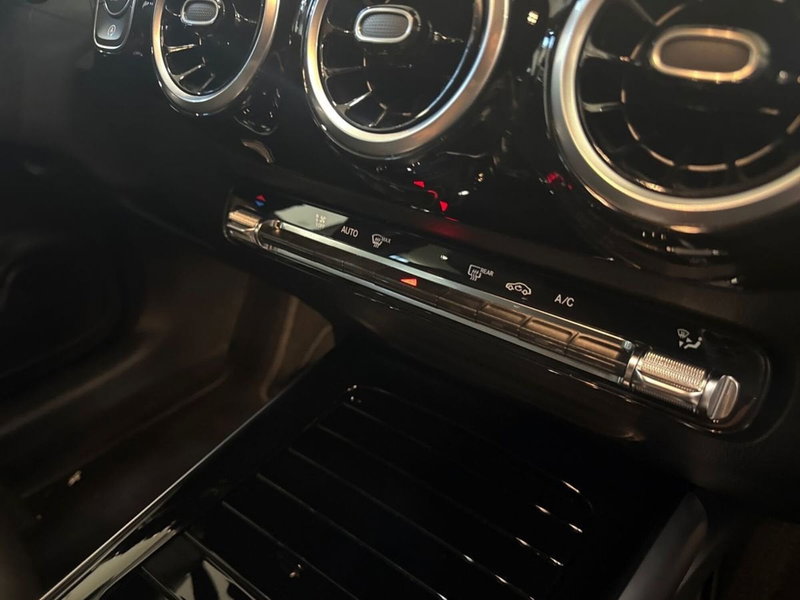 Mercedes-Benz GLA SUV usata a Prato (14)