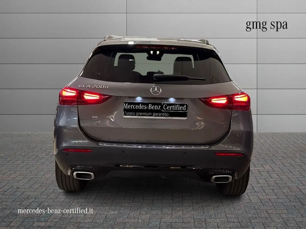 Mercedes-Benz GLA SUV usata a Prato (4)