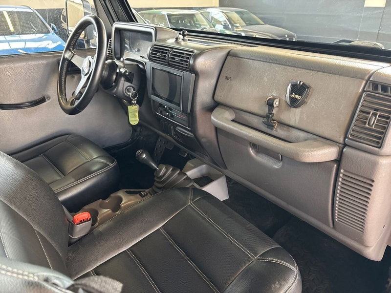 Jeep Wrangler usata a Firenze (17)