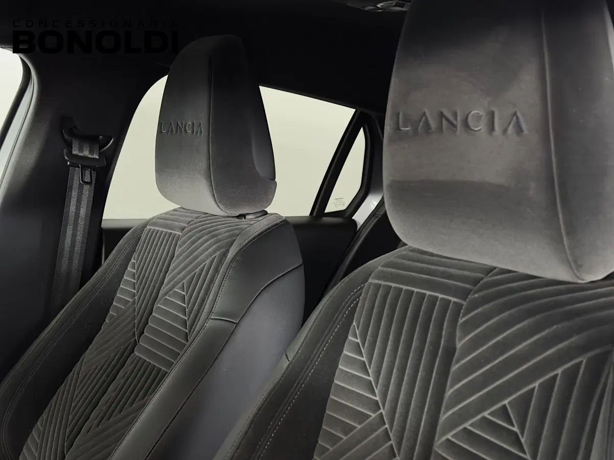 Lancia Ypsilon usata a Brescia (12)