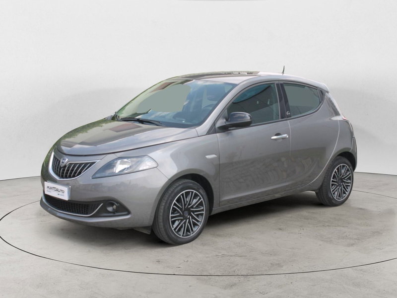 Lancia Ypsilon usata a Cuneo