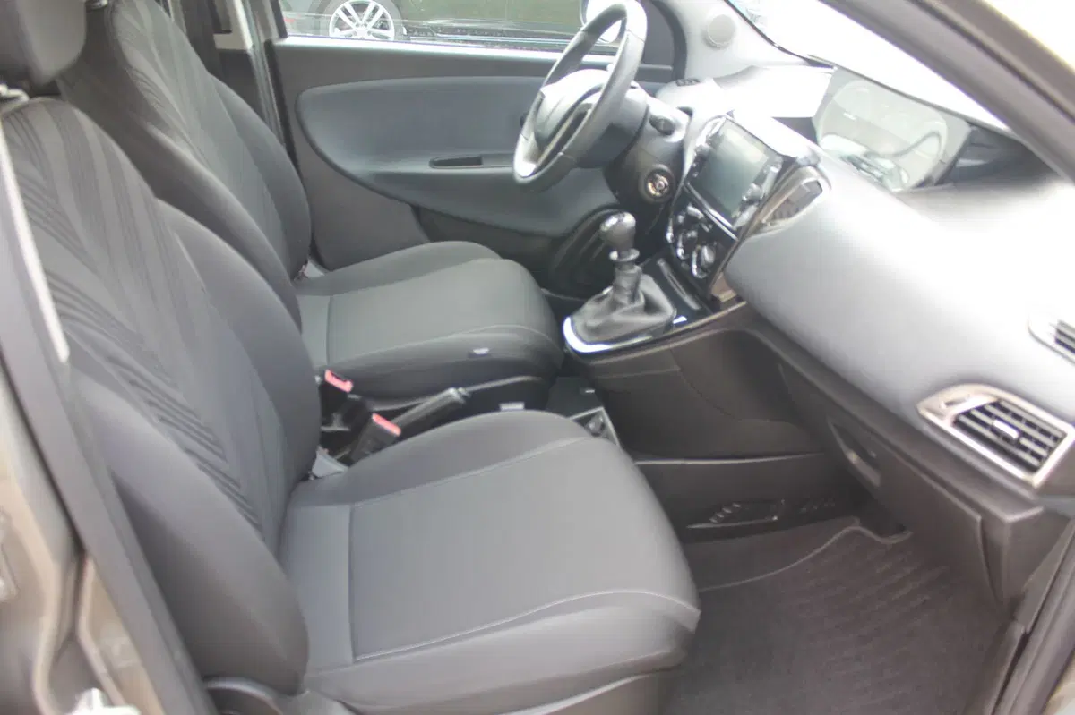 Lancia Ypsilon usata a Cuneo (10)