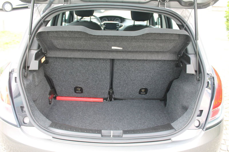 Lancia Ypsilon usata a Cuneo (12)