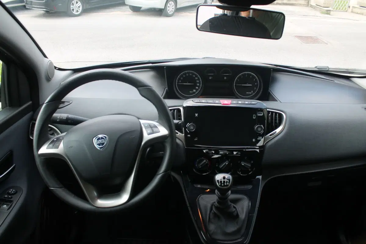 Lancia Ypsilon usata a Cuneo (7)