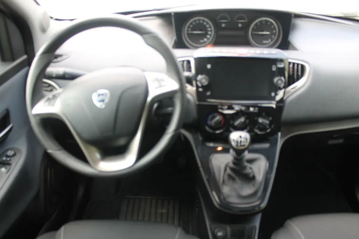 Lancia Ypsilon usata a Cuneo (8)
