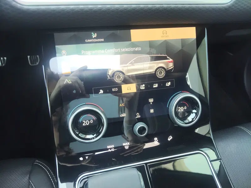 Land Rover Range Rover Velar usata a Modena (11)