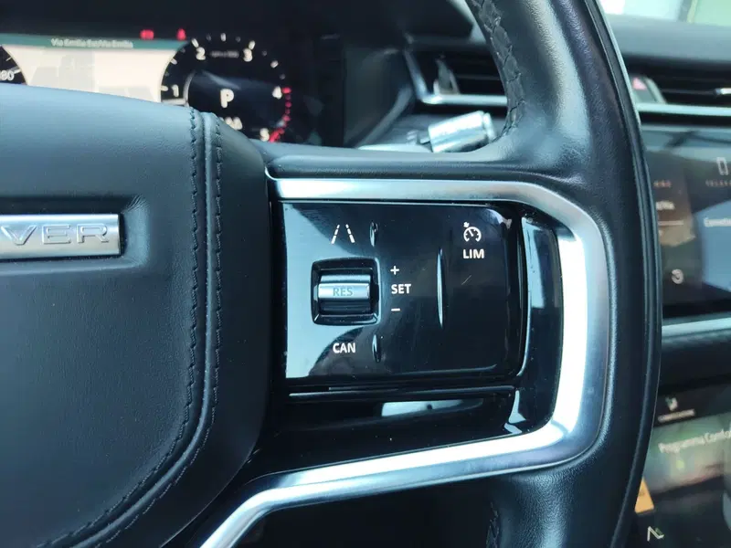 Land Rover Range Rover Velar usata a Modena (12)