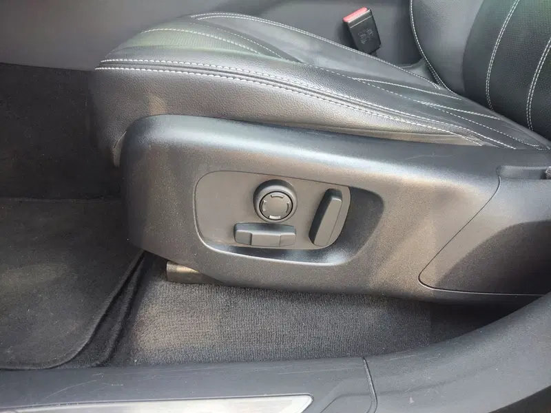Land Rover Range Rover Velar usata a Modena (14)