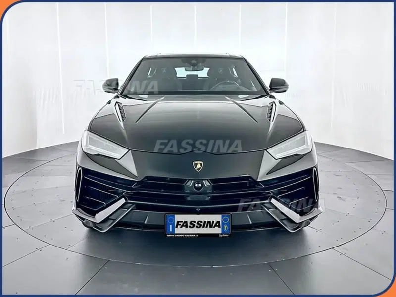 Lamborghini Urus usata a Milano (2)
