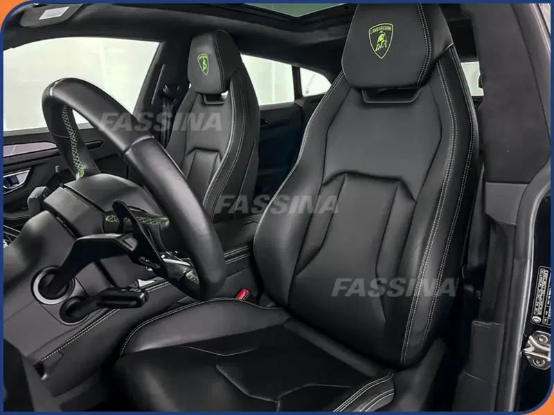 Lamborghini Urus usata a Milano (8)