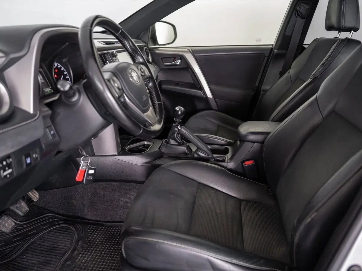 Toyota Rav4 usata a Foggia (11)