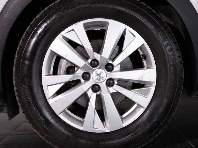 Peugeot 3008 usata a Foggia (14)